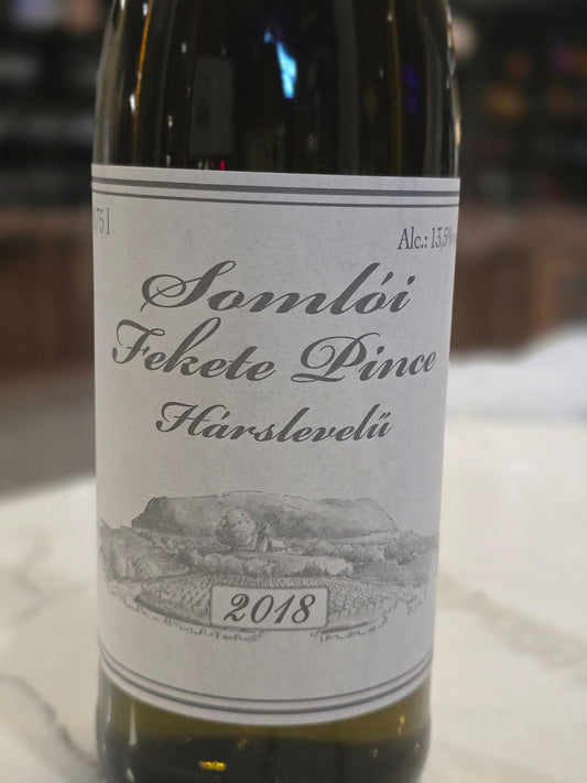 2018 Fekete Pince Harslevelu, Somlo, Hungary